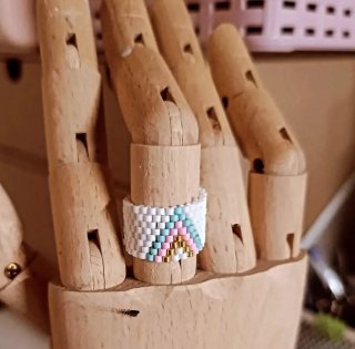 Anillo de cuentas arcoíris