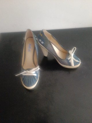 Zapatos Killah Azules y Blancos
