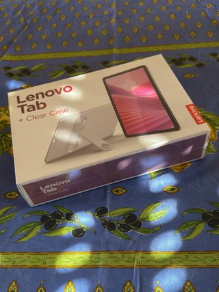 Lenovo Tab 10.1 (4GB/128GB) + Clear Case