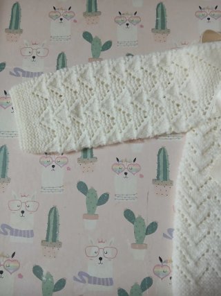 Conjunto jersey y capota tejido a mano 1-3 meses