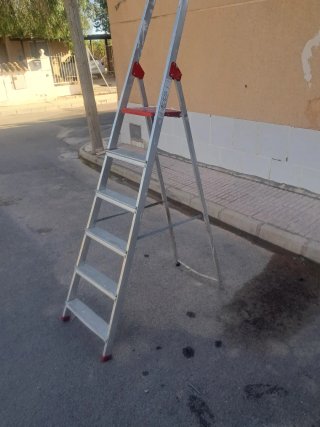 Escalera aluminio 5 peldaños