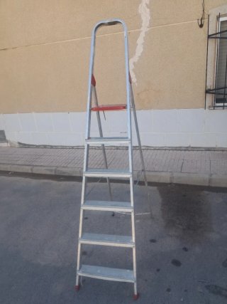 Escalera aluminio 5 peldaños