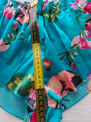 Shorts satén floral turquesa