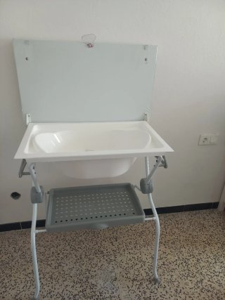 Bañera cambiador bebé blanco y gris