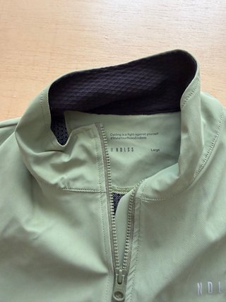 Chaqueta impermeable NDLSS verde