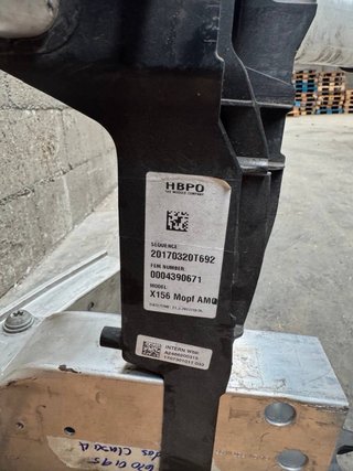 Soporte de radiador con refuerzo de parachoque