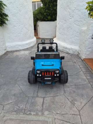 Coche eléctrico infantil azul