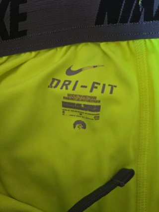 Bermuda Nike Amarillo Neón