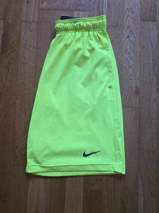 Bermuda Nike Amarillo Neón