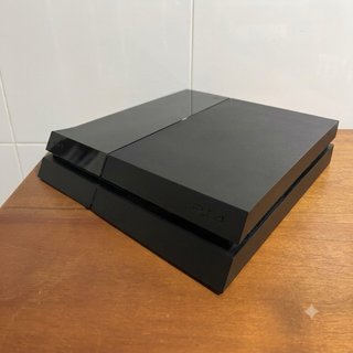 PS4 500GB + 2 Mandos + Cargador Sony