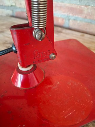 Lámpara de escritorio Fase Roja
