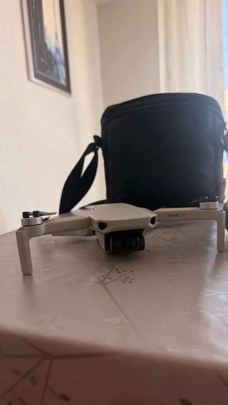 Dron DJI Mini 4K Gris y Blanco