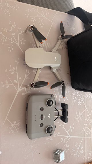 Dron DJI Mini 4K Gris y Blanco