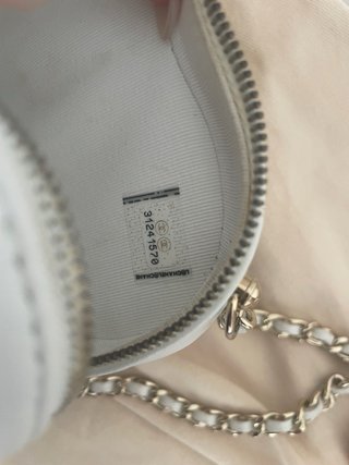 Borsa a mano a forma di cuore Chanel bianco e dorato