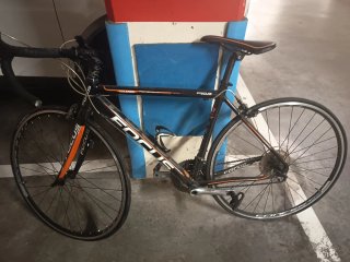 Bicicleta de carreras Focus profesional