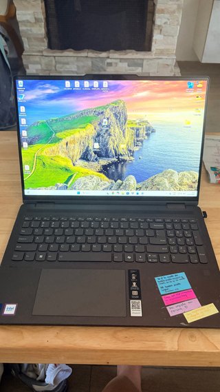 Lenovo Yoga Intel Ultra 7 16GB 1TB Táctil 360°