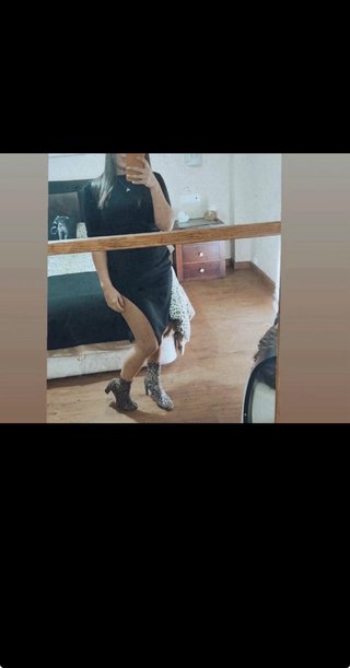 Falda larga negra con abertura