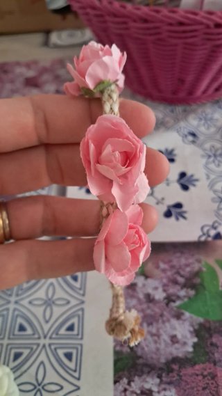 Fascia e braccialetti con fiori J&E Accessories
