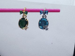 Pandora Charm Britgerton Azul y Verde