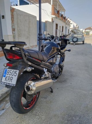 Suzuki GSF Bandit 1250 Negra