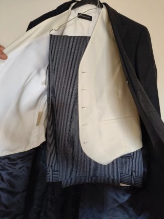 Traje de novio negro