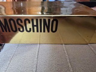 Estuche Moschino Corazón Dorado y Rosa