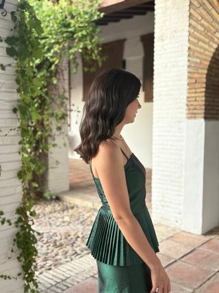 Conjunto invitada verde