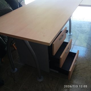 Mesa de despacho con ala y cajonera en Pto.Sagunto
