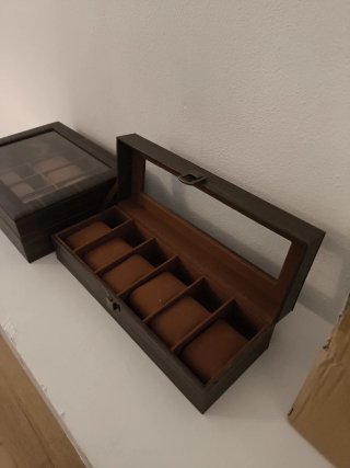Scatola porta orologi in legno