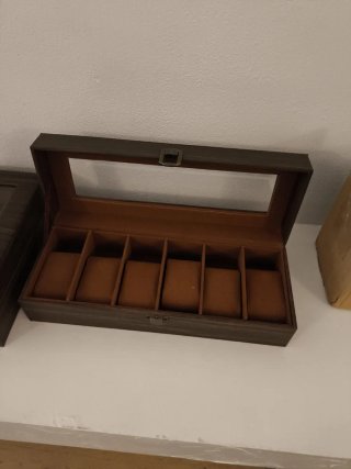 Scatola porta orologi in legno