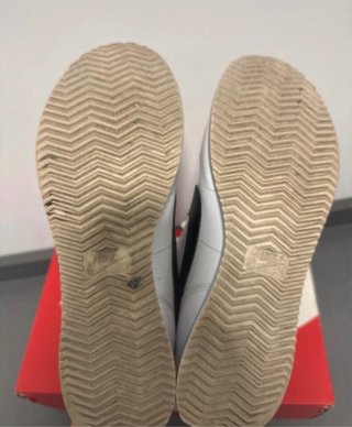 Nike Cortez Blancas y Rojas