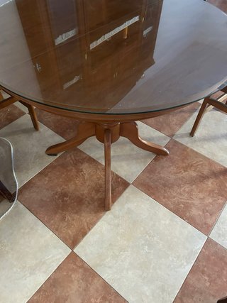 Tavolo rotondo in vetro e legno