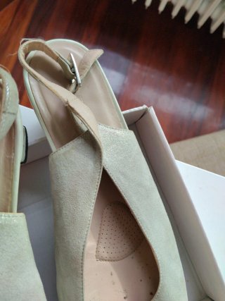 Sandalias mujer tacón bajo Piedelli beige/dorado