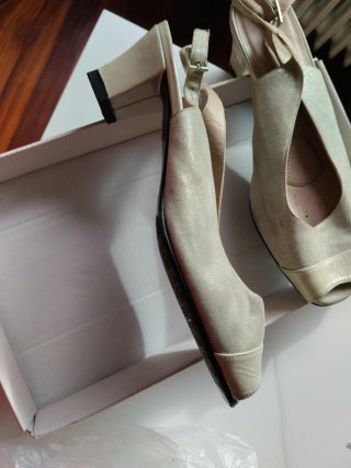 Sandalias mujer tacón bajo Piedelli beige/dorado