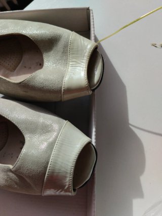 Sandalias mujer tacón bajo Piedelli beige/dorado