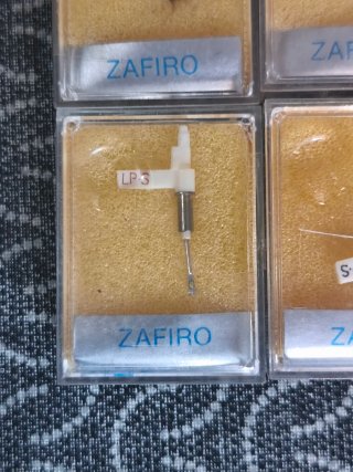 Lote  2  , 6 agujas tocadiscos Zafiro