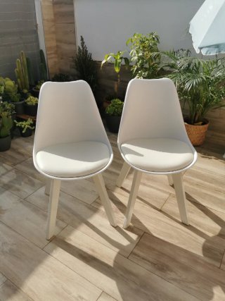 Juego de 2 Sillas Blancas