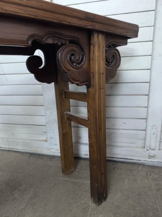 Mueble aparador de madera maciza. Oriental