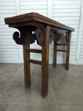 Mueble aparador de madera maciza. Oriental