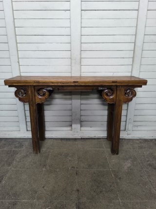 Mueble aparador de madera maciza. Oriental