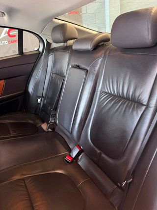 Jaguar XF 2010