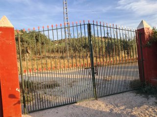 Cambio campo con casa y mira