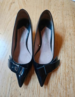 Zapatos Uterque charol lazo azul marino
