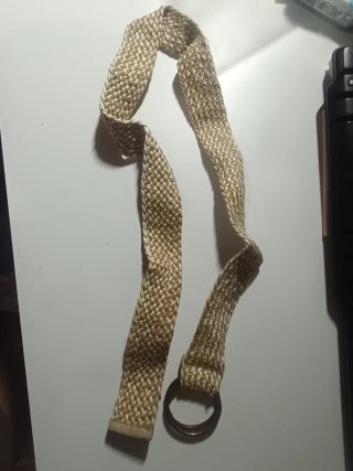 Cinturón tejido con hebilla de anilla