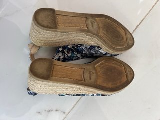 Alpargatas cuña Castañer Talla 35