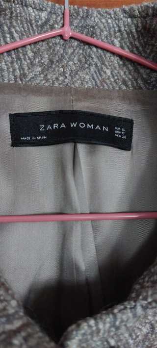 Abrigo beige de ZARA