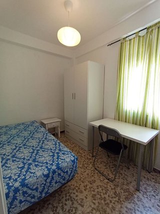 Piso en alquiler en El Juncal - Av. de la Paz en Sevilla