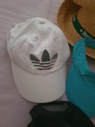Lote de Sombreros y Gorras Variadas