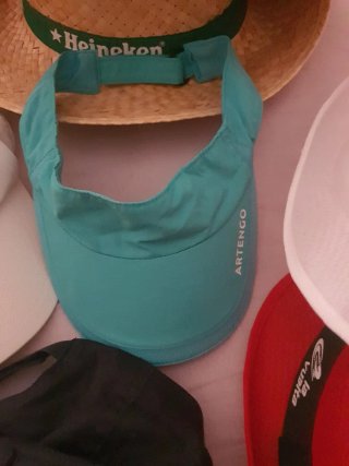 Lote de Sombreros y Gorras Variadas