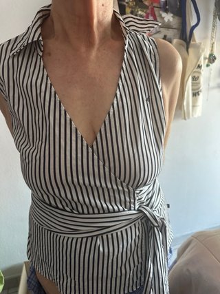 Blusa cruzada de rayas para mujer